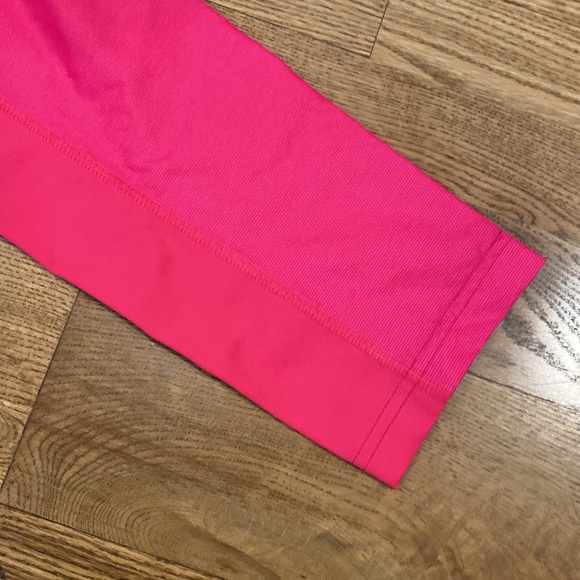 Lululemon hot pink long sleeve hooded cropped zip front  Barbiecore workout - Picture 7 of 14